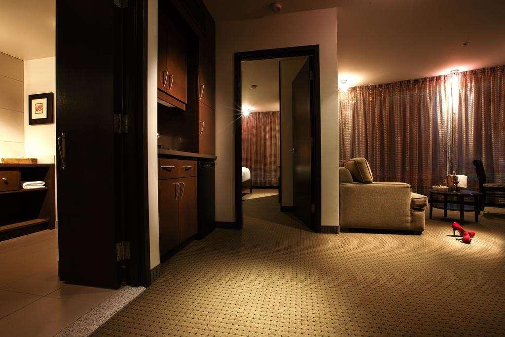 Hotel Mortagne Boucherville Ruang foto