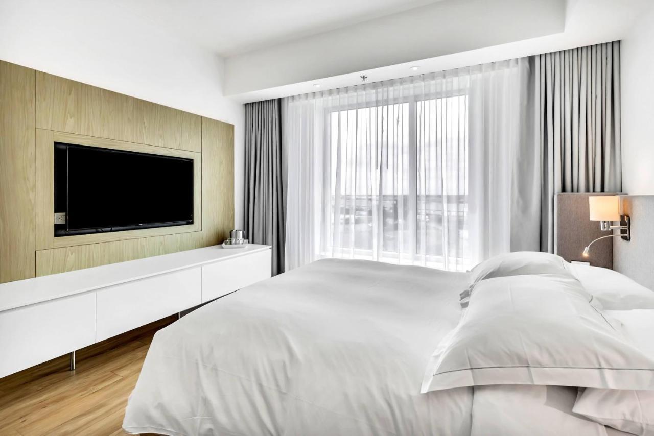 Hotel Mortagne Boucherville Bagian luar foto