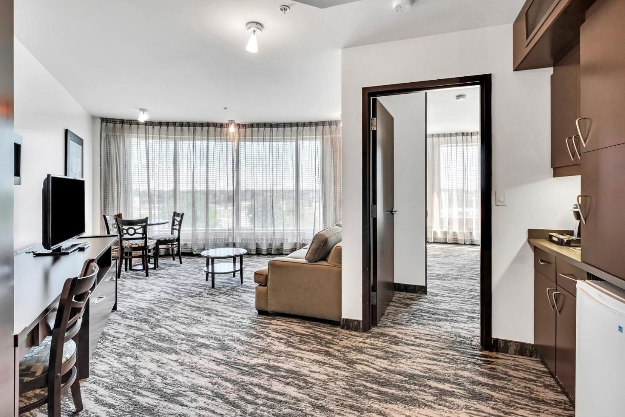Hotel Mortagne Boucherville Bagian luar foto