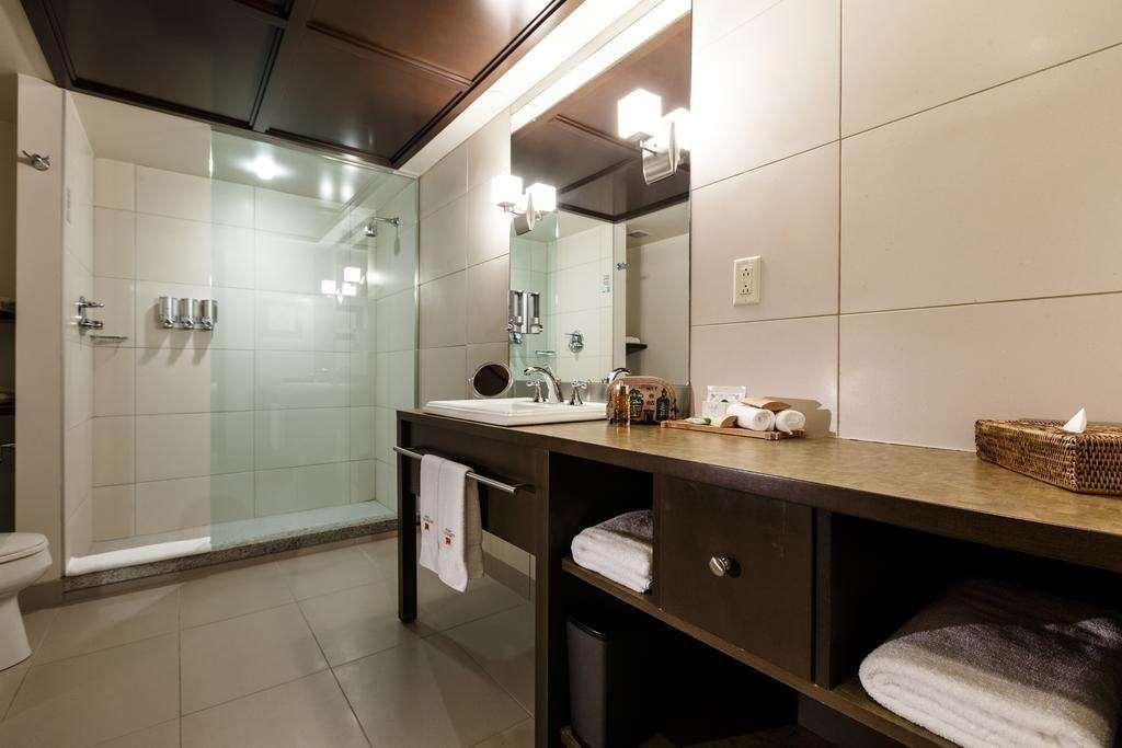 Hotel Mortagne Boucherville Bagian luar foto